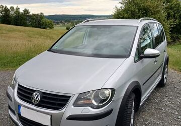 VW Touran 42.500 km 8.400 &euro; Linden 35440