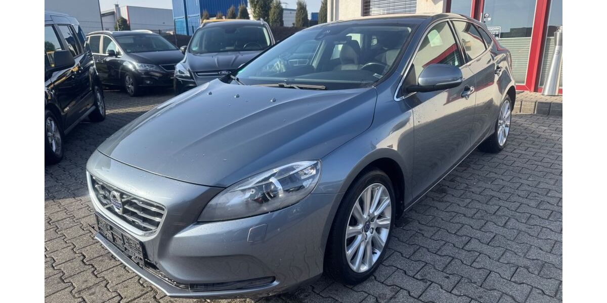 Volvo V40 180.000 km 8.599 &euro; Beselich- Obertiefenbach 65614