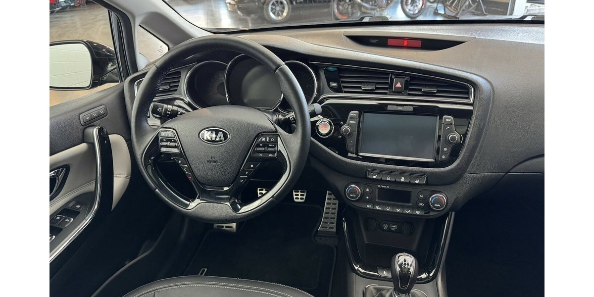 Kia cee´d Sportswagon 1.6 D Platinum Edition Xenon 56.200 km 13.990 &euro; Lich 35423