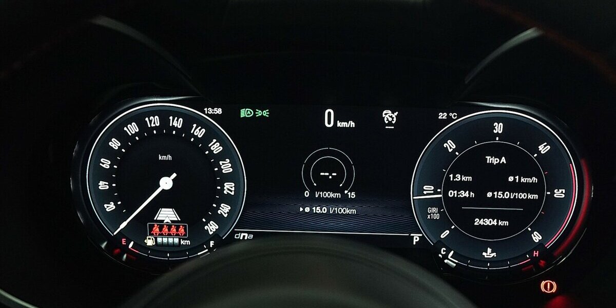 Alfa Romeo Stelvio 2.2 D Competizione Q4 ALLRAD LEDER AHK 45.000 km 39.385 &euro; Lich 35423