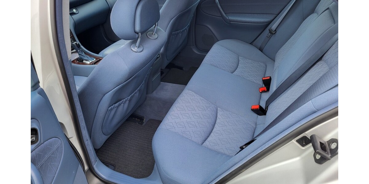 Mercedes-Benz 220 66.300 km 7.900 &euro; Linden 35440