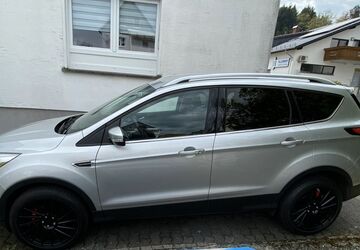 Ford Kuga 58.000 km 13.500 &euro; Löhnberg 35792