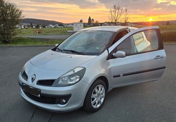 Renault Clio 126.134 km 2.000 &euro; Hüttenberg 35625